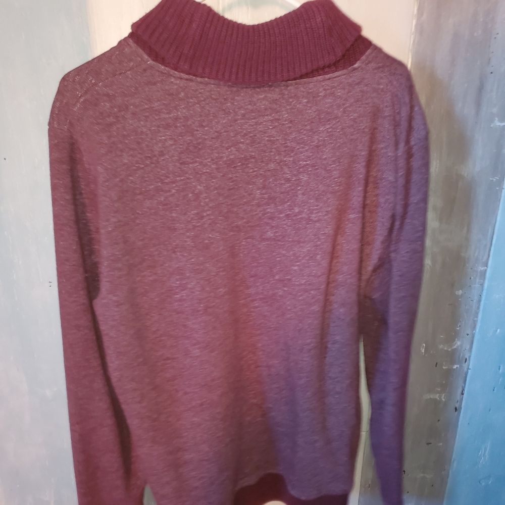 H&M Sweater - Picture 2 of 3
